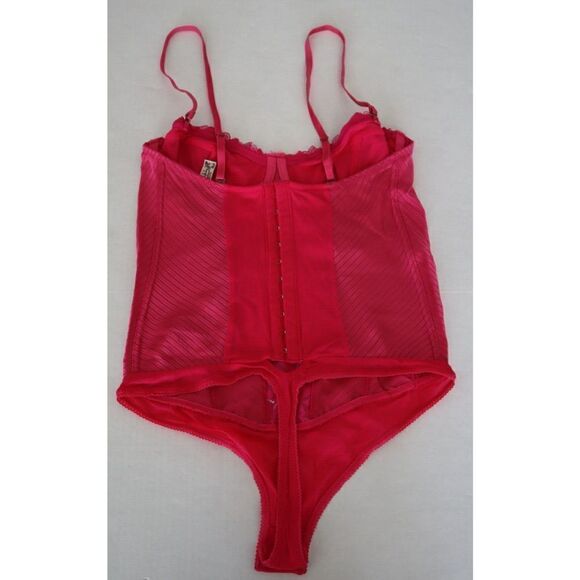 Intimately x Free People Sz Small Pink Built In Bra Corset Back Thong Bodysuit - Picture 2 of 9